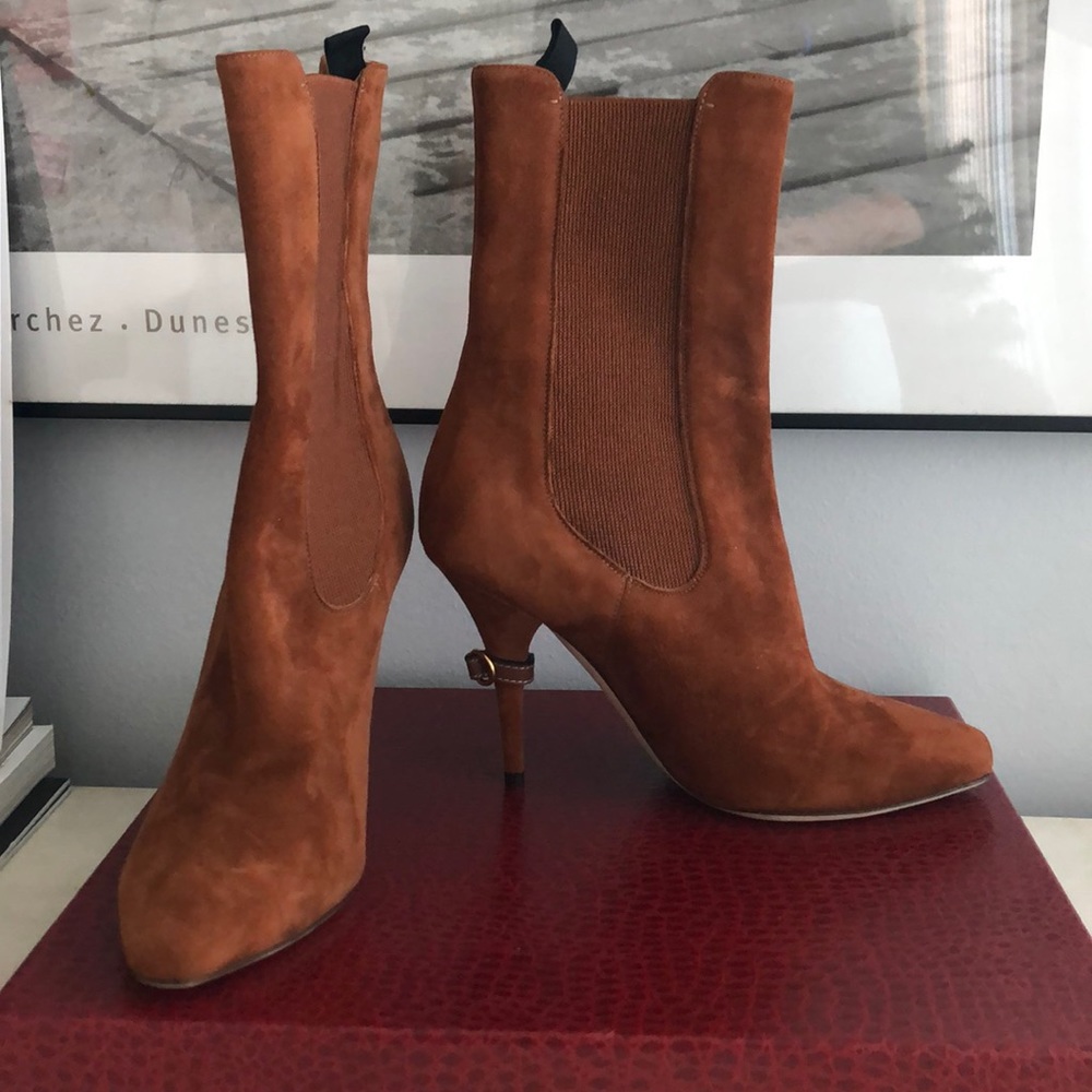 Burberry heeled boots